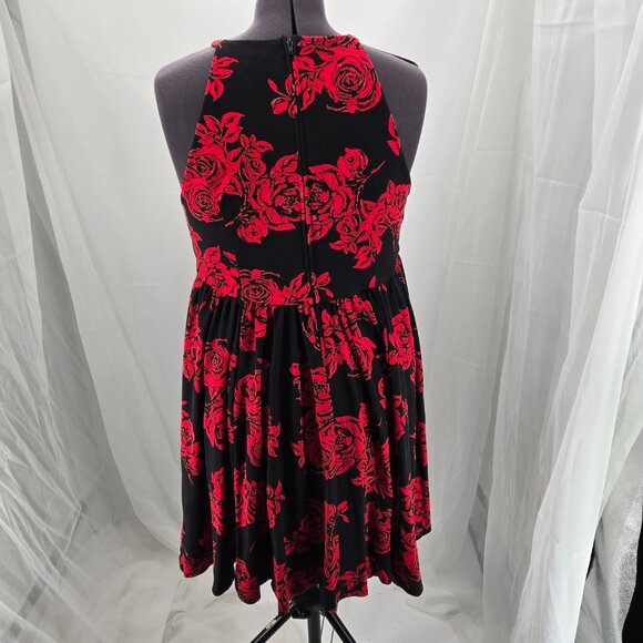 76-16 Torrid Black & Red Rose Halter Neck Knee length Skater Dress Size 14 - Picture 6 of 10